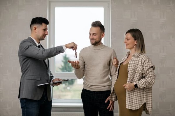 Les avantages d'engager un chasseur immobilier pour vos projets de logement