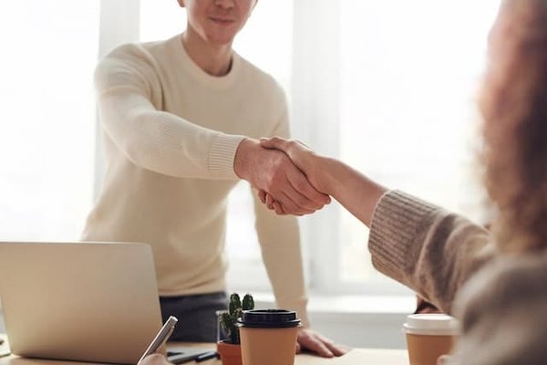 Comment réduire le coût d'acquisition client et maximiser votre ROI ?