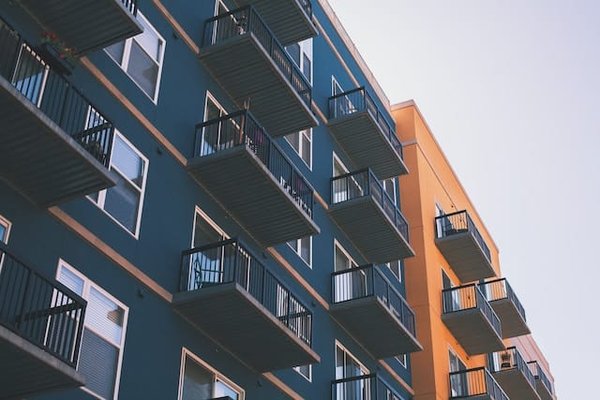 Comment investir dans un immeuble de rapport et gagner des revenus passifs
